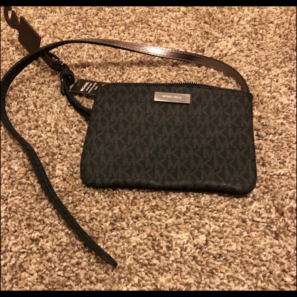 Brand new Michael kors fanny pack/ belt medium